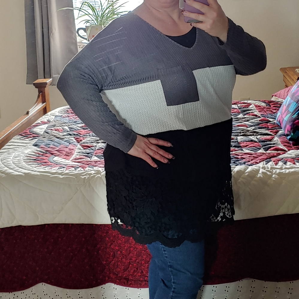 Plus Size Color Block Waffle Top - Picture 5 of 5